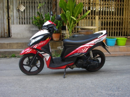 ขาย MIO 125i MX หัวฉีด ตัวท๊อป ล้อแม็ก สีแดง-ขาว รถ2ปี รถศูนย์ประกัน5ปี ราคา 26500 บาท
