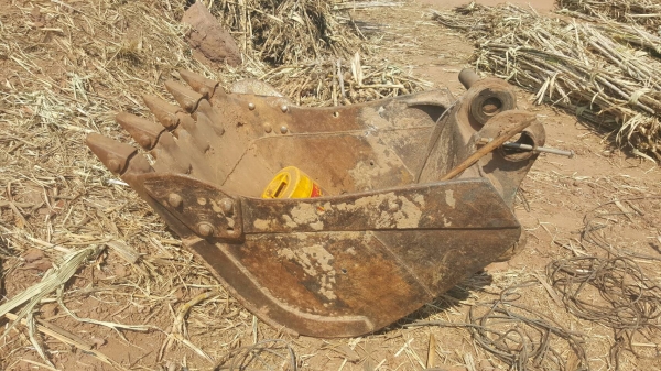 ขาย แบคโฮ KOBELCO SK200-2 เครื่องหลวมให้ไปซ่อมเอง รถติดขึ้นเทนเลอร์ได้ ช่วงล่างดี ราคาคุยกันได้