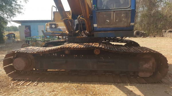 ขาย แบคโฮ KOBELCO SK200-2 เครื่องหลวมให้ไปซ่อมเอง รถติดขึ้นเทนเลอร์ได้ ช่วงล่างดี ราคาคุยกันได้