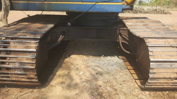 ขาย แบคโฮ KOBELCO SK200-2 เครื่องหลวมให้ไปซ่อมเอง รถติดขึ้นเทนเลอร์ได้ ช่วงล่างดี ราคาคุยกันได้