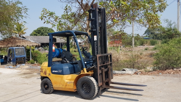 ขายด่วนรถยก TOYOTA 7FGยก2.5ตันเสาสูง4เมตรยางตัน4เส้นรถนอกเพิ่งเข้ามายังไม่เคยใช้งานในเมืองไทยเลย