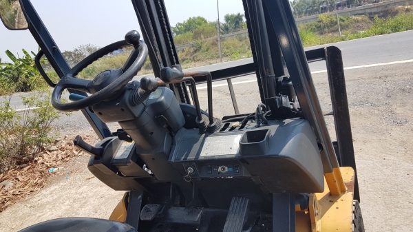 ขายด่วนรถยก TOYOTA 7FGยก2.5ตันเสาสูง4เมตรยางตัน4เส้นรถนอกเพิ่งเข้ามายังไม่เคยใช้งานในเมืองไทยเลย