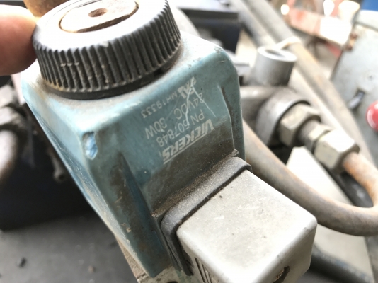 ขายชุดปั้มน้ำมันไฮโดรลิค ขนาด 2HP. 380V มอเตอร์mitsubishi พร้อมชุดวาล์วคอนโทรล 24VDC สภาพสวยเดิมๆ พร้อมกระบอกไฮโดรลิค
