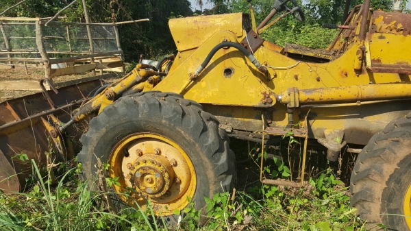 ขาย รถตัก CASE เกียร์ทอค 4WD รถจอดไว้ไม่ค่อยได้ใช้งาน น้ำมันรั่วต้องเช็คระบบซีลกระบอก ราคาต่อรองได้ครับ