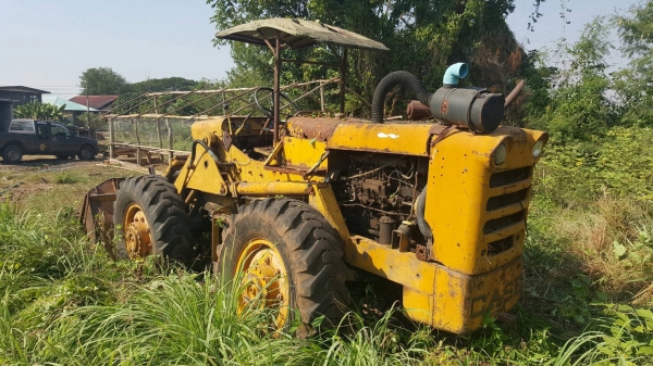 ขาย รถตัก CASE เกียร์ทอค 4WD รถจอดไว้ไม่ค่อยได้ใช้งาน น้ำมันรั่วต้องเช็คระบบซีลกระบอก ราคาต่อรองได้ครับ