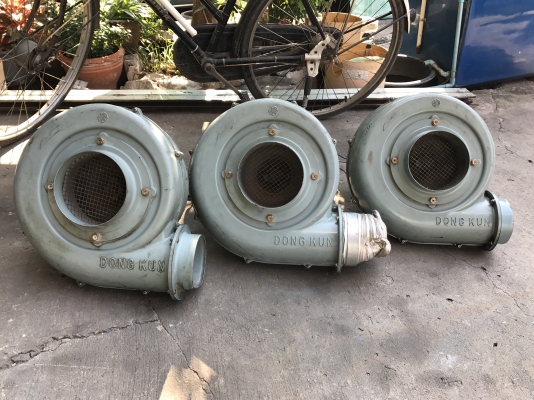 ( เหลือ 1 ตัวครับ )ขายโบวเวอร์ดูด-เป่าอากาศ Dong kun made in Korea ขนาด 1.5HP. 380V สภาพสวยมากเดิมๆ วิ่งนิ่ม ลมแรงพร้อมใช้งาน มี 3ตัวครับ ( เหลือ 1 ตัวครับ )ขายโบวเวอร์ดูด-เป่าอากาศ Dong kun made in Korea ขนาด 1.5HP. 380V สภาพสวยมากเดิมๆ วิ่งนิ่ม ลมแรงพร้อมใช้งาน มี 3ตัวครับ