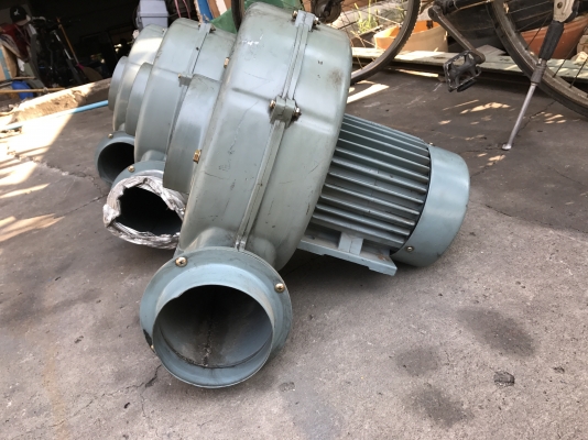 ( เหลือ 1 ตัวครับ )ขายโบวเวอร์ดูด-เป่าอากาศ Dong kun made in Korea ขนาด 1.5HP. 380V สภาพสวยมากเดิมๆ วิ่งนิ่ม ลมแรงพร้อมใช้งาน มี 3ตัวครับ ( เหลือ 1 ตัวครับ )ขายโบวเวอร์ดูด-เป่าอากาศ Dong kun made in Korea ขนาด 1.5HP. 380V สภาพสวยมากเดิมๆ วิ่งนิ่ม ลมแรงพร้อมใช้งาน มี 3ตัวครับ