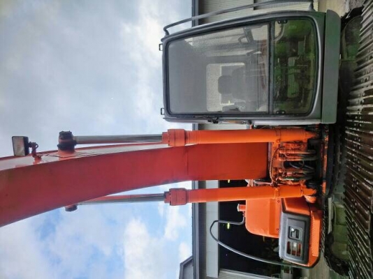 ขายHITACHI EX200-5  เก่าญี่ปุ่น  มาใหม่  สภาพสวยมากๆ   แทรค 80  ใช้งานมาแค่  1,XXX  ชั่วโมง  ลองระบบกันได้ทุกวัน