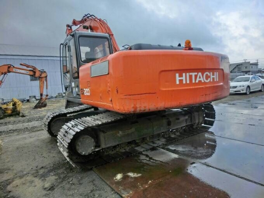 ขายHITACHI EX200-5  เก่าญี่ปุ่น  มาใหม่  สภาพสวยมากๆ   แทรค 80  ใช้งานมาแค่  1,XXX  ชั่วโมง  ลองระบบกันได้ทุกวัน