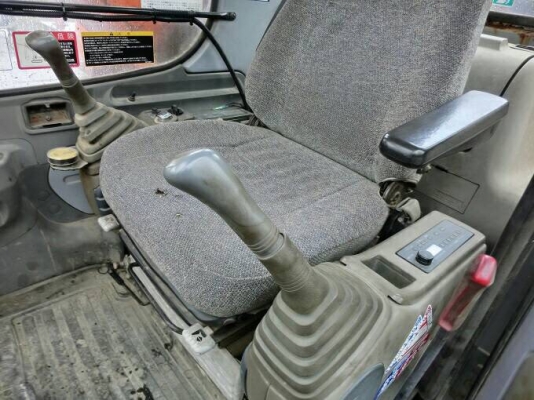 ขายHITACHI EX200-5  เก่าญี่ปุ่น  มาใหม่  สภาพสวยมากๆ   แทรค 80  ใช้งานมาแค่  1,XXX  ชั่วโมง  ลองระบบกันได้ทุกวัน