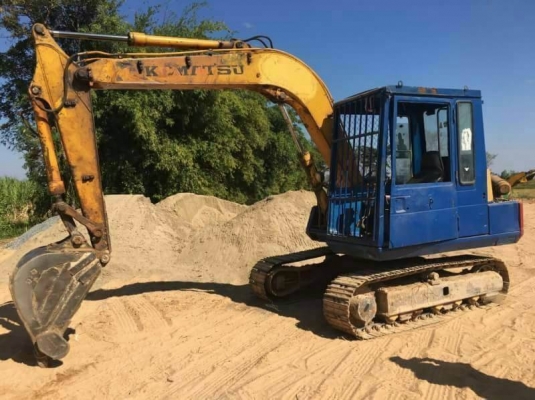 ขาย 295,000 KOMATSU  PC 60-5  เครื่องดี ปั้มแรง เอวแน่น ช่วงล่างดี รถพร้อมใช้มาก  รถอยู่ จ.กาฬสินธุ์ โทร 090-772-3710 090-772-3708