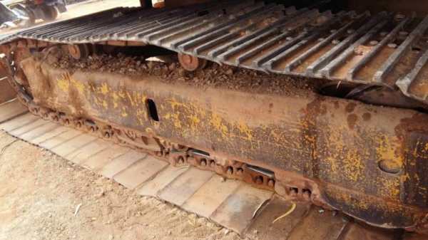 ขาย 295,000 KOMATSU PC200-2LCเครื่องเดิมดี ปั้มแรง โช่หนา เอวแน่น เอกสารชื้อขาย รถอยู่ จ.ร้อยเอ็ด 090-772-3710 090-772-3708