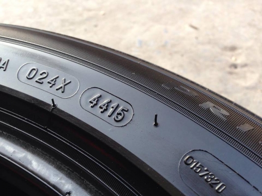 ยาง MICHELIN 225-50-17 ปี 15 ครบชุด 4 เส้น 5000 สภาพสวยๆไม่มีปะไม่บวมไม่กินข้าง ดอกยางเหลือเยอะเอาไปวิ่งกันใด้อีกยาวค่ะ ยาง MICHELIN 225-50-17 ปี 15 ครบชุด 4 เส้น 5000 สภาพสวยๆไม่มีปะไม่บวมไม่กินข้าง ดอกยางเหลือเยอะเอาไปวิ่งกันใด้อีกยาวค่ะ