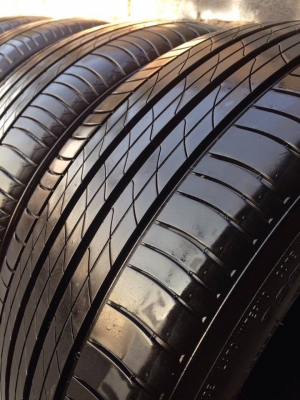 ยาง MICHELIN 225-50-17 ปี 15 ครบชุด 4 เส้น 5000 สภาพสวยๆไม่มีปะไม่บวมไม่กินข้าง ดอกยางเหลือเยอะเอาไปวิ่งกันใด้อีกยาวค่ะ ยาง MICHELIN 225-50-17 ปี 15 ครบชุด 4 เส้น 5000 สภาพสวยๆไม่มีปะไม่บวมไม่กินข้าง ดอกยางเหลือเยอะเอาไปวิ่งกันใด้อีกยาวค่ะ