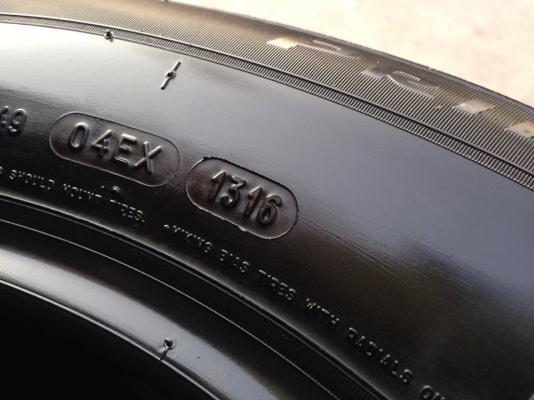 ยาง MICHELIN 215-60-16 ปี 16 ครบชุด 4 เส้น 5500 สภาพสวยๆไม่มีปะไม่บวมไม่กินข้าง ดอกยางเหลือเยอะเอาไปวิ่งกันใด้อีกยาวค่ะ ยาง MICHELIN 215-60-16 ปี 16 ครบชุด 4 เส้น 5500 สภาพสวยๆไม่มีปะไม่บวมไม่กินข้าง ดอกยางเหลือเยอะเอาไปวิ่งกันใด้อีกยาวค่ะ