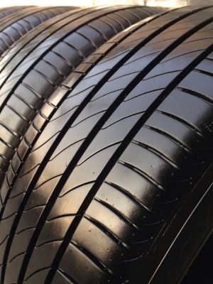 ยาง MICHELIN 215-60-16 ปี 16 ครบชุด 4 เส้น 5500 สภาพสวยๆไม่มีปะไม่บวมไม่กินข้าง ดอกยางเหลือเยอะเอาไปวิ่งกันใด้อีกยาวค่ะ ยาง MICHELIN 215-60-16 ปี 16 ครบชุด 4 เส้น 5500 สภาพสวยๆไม่มีปะไม่บวมไม่กินข้าง ดอกยางเหลือเยอะเอาไปวิ่งกันใด้อีกยาวค่ะ