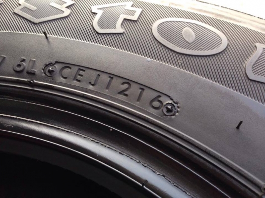 ยาง Firestone 205-70-15 ปี 16 ครบชุด 4 เส้น 6000  สภาพสวยๆไม่บวมไม่กินข้าง ดอกยางเหลือเยอะเอาไปวิ่งกันใด้อีกยาวค่ะ