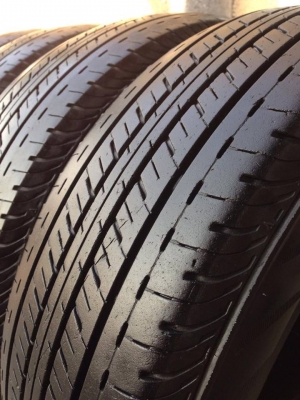ยาง Bridgstone 205-70-15 ปี 16 ครบชุด 4 เส้น 6000  สวยๆไม่บวมไม่กินข้างดอกยางเหลือเยอะเอาไปวิ่งกันใด้อีกยาวค่ะ