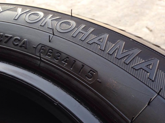 ยาง YOKOHAMA 185-60-15 ปี 15 ครบชุด 4 เส้น 3500  สวยๆไม่มีปะไม่บวมไม่กินข้างดอกยางเหลือเยอะเอาไปวิ่งกันใด้อีกยาวค่ะ