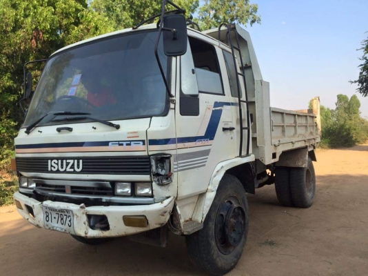 ขายครับ 6 ล้อดัมพ์ Isuzu FSR เครื่อง 6BD1 165 แรง เครื่องดีคัสซีสวย กระบะยาว 4 เมตร ยาง 9 ขอบ 20 เอก