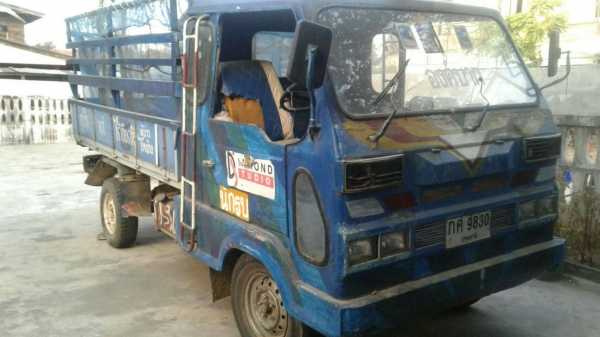 ขาย รถเกษตร 4 ล้อกลาง  เครื่อง Isuzu 74 แรง  กระบะเปิดข้างได้  รถใช้งานได้ปกติครับ ราคา 59,000  091-0206555 เจ้าของขายเองครับ รถอยู่ อ.จอมพระ จ.สุรินทร์    ** รูปภาพรถ เป็นภาพปัจจุบัน**