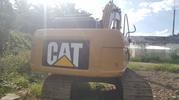 ขายแบคโฮ CAT 318D2L ขายแบคโฮ CAT 318D2L