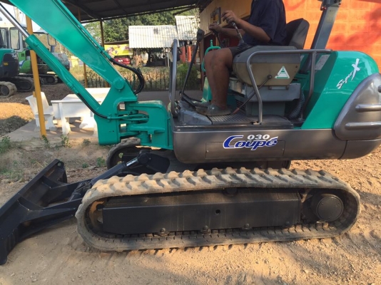 ขายรถขุดแบคโฮ KOBELCO SK030-2 ขนาดPC-30 (ออโต้คันเร่ง)<คอลโทนสั้นปั๊มนิ้ว> ระบบไวมากๆ รถเก่านอกแท้100\%มีเอกสารใบอินวอยพร้อม เครื่องดีระบบไว ช่วงล่างแน่น แทรกสวย รถ 2860 ชั่วโมง