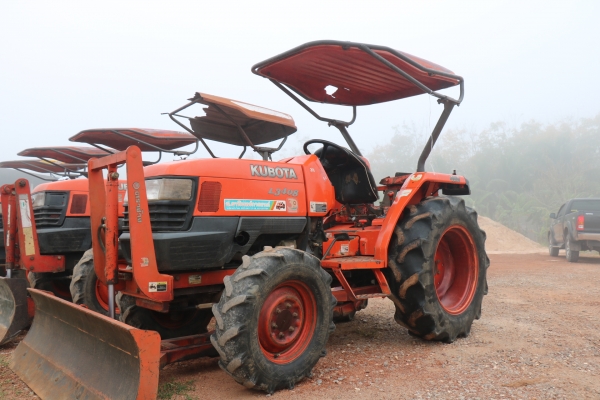 ขายรถไถ KUBOTA L3408 แถมดันหน้า และผานหลัง ทะเบียนพร้อมดอน  ราคา 195,000 อ.แกลง จ.ระยอง มีรถขนส่งบริการขนส่งทั่วไทย DC Tractor Rayong 0818618678,0899347475 https://www.facebook.com/DC-Tractor-Rayong-3071545327&hellip;/shop&hellip; id line=081-8618678 id l