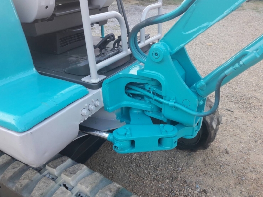 ขายรถแบคโฮ KOBELCO SK020 แทรคยาง คอนโทรลสั้น ปั๊มนิ้ว  รถนอกนำเข้า  ติดต่อ 098-7962549