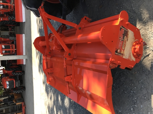 ขายรถไถคูโบต้า L4708(4WD)2เพลา พร้อมอุปกรณ์ ใบมีดหน้าและโลเตอร์รีจอบหมุน ราคา 398,000 บาท พร้อมส่งฟรีถึงบ้าน โทรสอบถามได้เลยค่ะ 081-9136451 ขอดูรูปทาง Line:Bow6451  รถสวย สภาพพร้อมใช้งาน ชั่วโมงทำงาน 900 ชั่วโมง  เครื่องดี เกียร์ดี ยางดีทั้ง 4 เส้น ตรวจเช