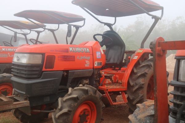 ขายรถไถ KUBOTA L3408 ทะเบียนพร้อมโอน ราคา 145,000 อ.แกลง จ.ระยอง มีรถขนส่งบริการขนส่งทั่วไทย DC Tractor Rayong 0818618678,0899347475 https://www.facebook.com/DC-Tractor-Rayong-3071545327…/shop… id line=081-8618678 id line=089-934 ขายรถไถ KUBOTA L3408 ทะเบียนพร้อมโอน ราคา 145,000 อ.แกลง จ.ระยอง มีรถขนส่งบริการขนส่งทั่วไทย DC Tractor Rayong 0818618678,0899347475 https://www.facebook.com/DC-Tractor-Rayong-3071545327…/shop… id line=081-8618678 id line=089-934