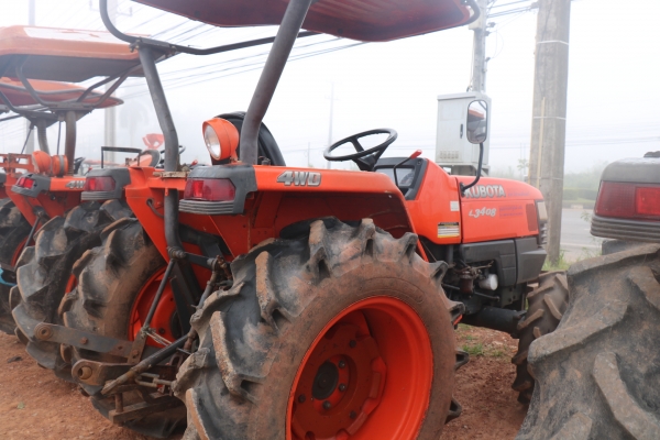 ขายรถไถ KUBOTA L3408 ทะเบียนพร้อมโอน ราคา 145,000 อ.แกลง จ.ระยอง มีรถขนส่งบริการขนส่งทั่วไทย DC Tractor Rayong 0818618678,0899347475 https://www.facebook.com/DC-Tractor-Rayong-3071545327…/shop… id line=081-8618678 id line=089-934 ขายรถไถ KUBOTA L3408 ทะเบียนพร้อมโอน ราคา 145,000 อ.แกลง จ.ระยอง มีรถขนส่งบริการขนส่งทั่วไทย DC Tractor Rayong 0818618678,0899347475 https://www.facebook.com/DC-Tractor-Rayong-3071545327…/shop… id line=081-8618678 id line=089-934