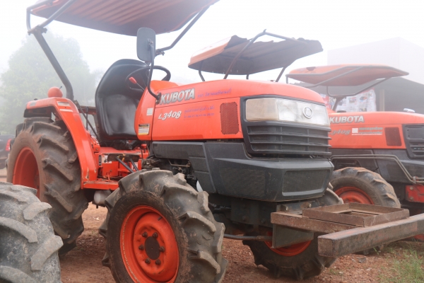 ขายรถไถ KUBOTA L3408  ทะเบียนพร้อมโอน  ราคา 145,000 อ.แกลง จ.ระยอง มีรถขนส่งบริการขนส่งทั่วไทย DC Tractor Rayong 0818618678,0899347475 https://www.facebook.com/DC-Tractor-Rayong-3071545327&hellip;/shop&hellip; id line=081-8618678 id line=089-934