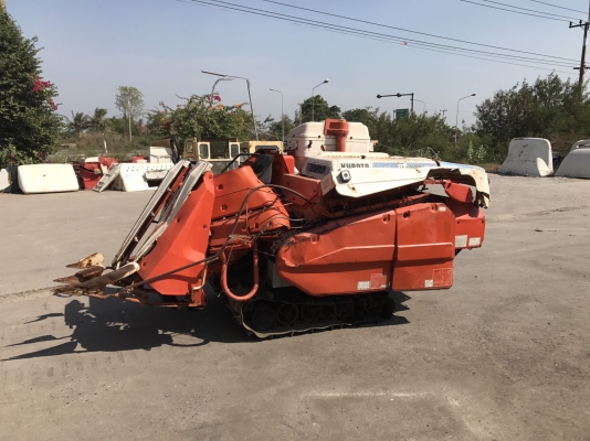 รถเกี่ยวข้าว Kubota รุ่น RX1100