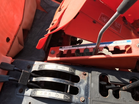 รถเกี่ยวข้าว Kubota รุ่น RX1100