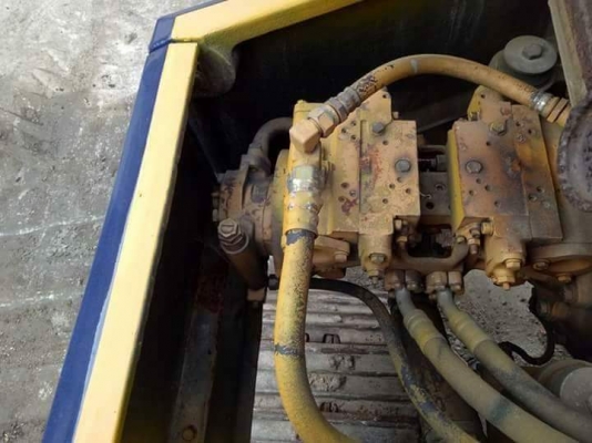 ขายค่ะ..KOMATSU PC60-5  สภาพสวย..พร้อมทำสี   เครื่องปั๊มดี  เอกสารครบ..ลองระบบกันได้ทุกวัน..โทร..089-3818694  ดวงนภา