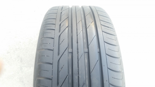 ขายยาง225/45/17 ปี 13 BRIDGESTONE T001 2 เส้น
