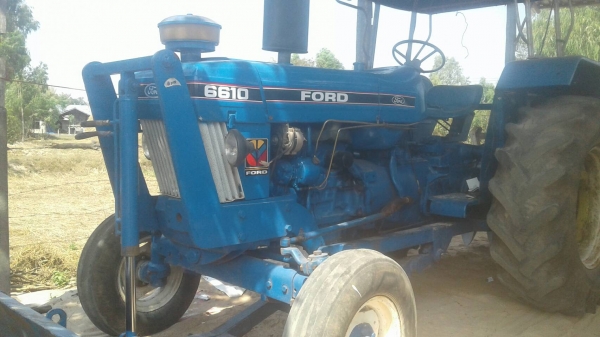 เบอร์โทร ติดต่อ 082-857-1231 ขายรถไถฟอร์ด 6610 ปั๊มกลม ตัวเต็ม ผาน 7 ใบดันหน้า เอกสารซื้อขาย ราคา 275,000 บาท เจ้าของขายเอง