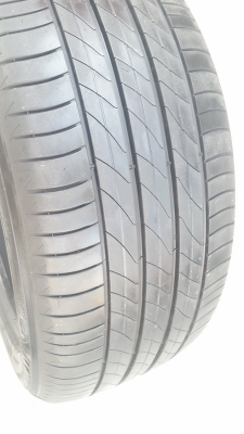 ขายยาง225/50/17 ปี 15 MICHERLIN 3ST 2 เส้น ขายยาง225/50/17 ปี 15 MICHERLIN 3ST 2 เส้น