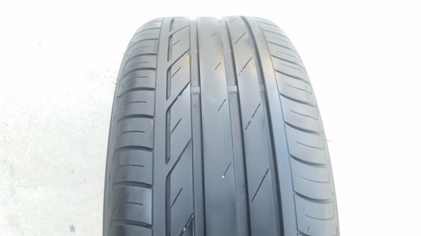 ขายยาง225/50/17 ปี 2814 BRIDGESTONE T001 2 เส้น