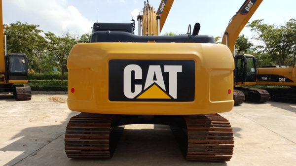 รถขุด caterpillar รุ่น 320d2 รุ่นยอดนิยม