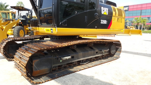 รถขุด caterpillar รุ่น 320d2 รุ่นยอดนิยม
