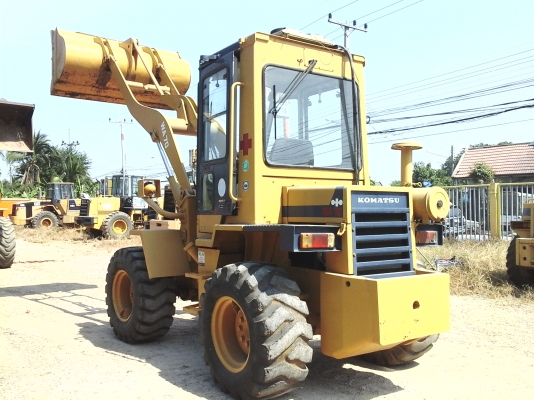 ขายรถตักล้อยาง WA 70-1 เก่านอกแท้มีแอร์เอกสารครบแขนยาว 4 เมตร 1.8 คิว รถสภาพเดิมยังไม่ใช้งานในไทยร้านละอองดาวแทรคเตอร์นครชัยศรี