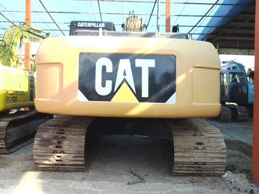 ขายรถขุด CAT 320D นำเข้าจากนอกแท้ยังไม่ใช้งานในไทยมีลายกระบอกดำใบ 80 มีแอร์เอกสารอินวอยไฟฟ้าครบสภาพเดิมๆจากนอกสวยเต็มทุกอย่างพร้อมใช้ร้านละอองดาวแทรคเตอร์นครชัยศรี