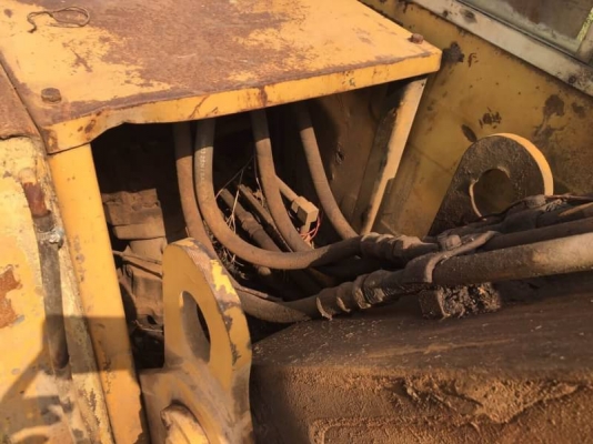 ขาย 185,000 KOMATSU PC60-2  เครื่องฟิตใหม่ ปั้มแรง โช่หนา เอวแน่น (แถมบุ้งกี๋ขุดท่อ) เอกสารชื้อขาย รถอยู่ จ.อุดรธานี โทร&amp;ไอดีไลน์  090-772-3710 090-772-3708
