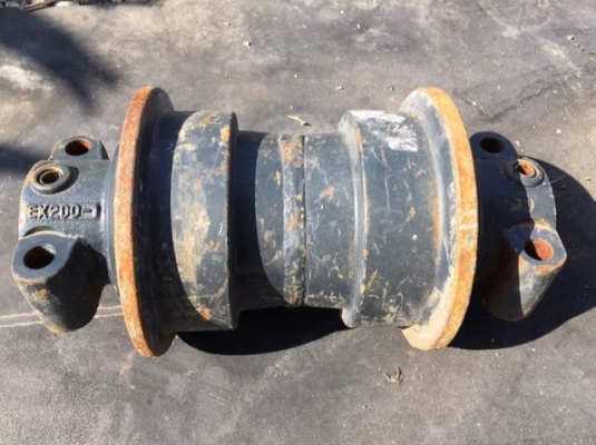 ขายลูกโรเลอร์ล่าง แบคโฮฮิตาชิ EX200-1 ของแท้เก่าเก็บ