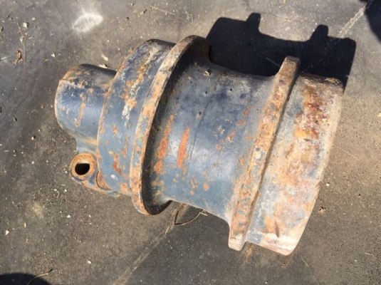 ขายลูกโรเลอร์บน แบคโฮฮิตาชิ EX200-1 ของแท้เก่าเก็บ ขายลูกโรเลอร์บน แบคโฮฮิตาชิ EX200-1 ของแท้เก่าเก็บ