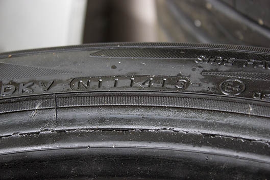 ขายยาง295-35-21 ขายยาง295-35-21