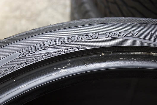 ขายยาง295-35-21 ขายยาง295-35-21