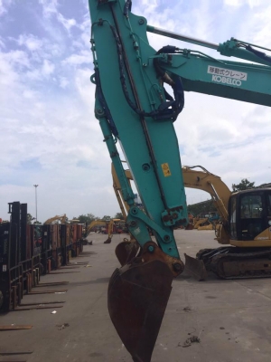 KOBELCO SK135SR-